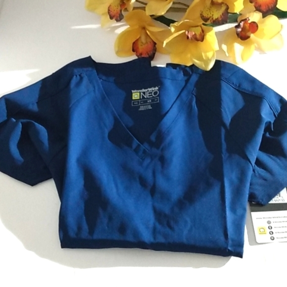 WONDERWINK NEO SCRUBS NAVY BLUE V-NECK SHORT SLEEVE SIZE XS NWT - Picture 10 of 10